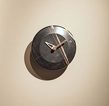 Nomon Bari S (24 cm) HUGSS Настенные часы